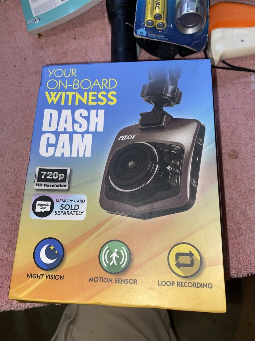 Pilot Dash CAM Camera 4GB micro SD card CHARGER & MOUNT 720p HD Night Vision